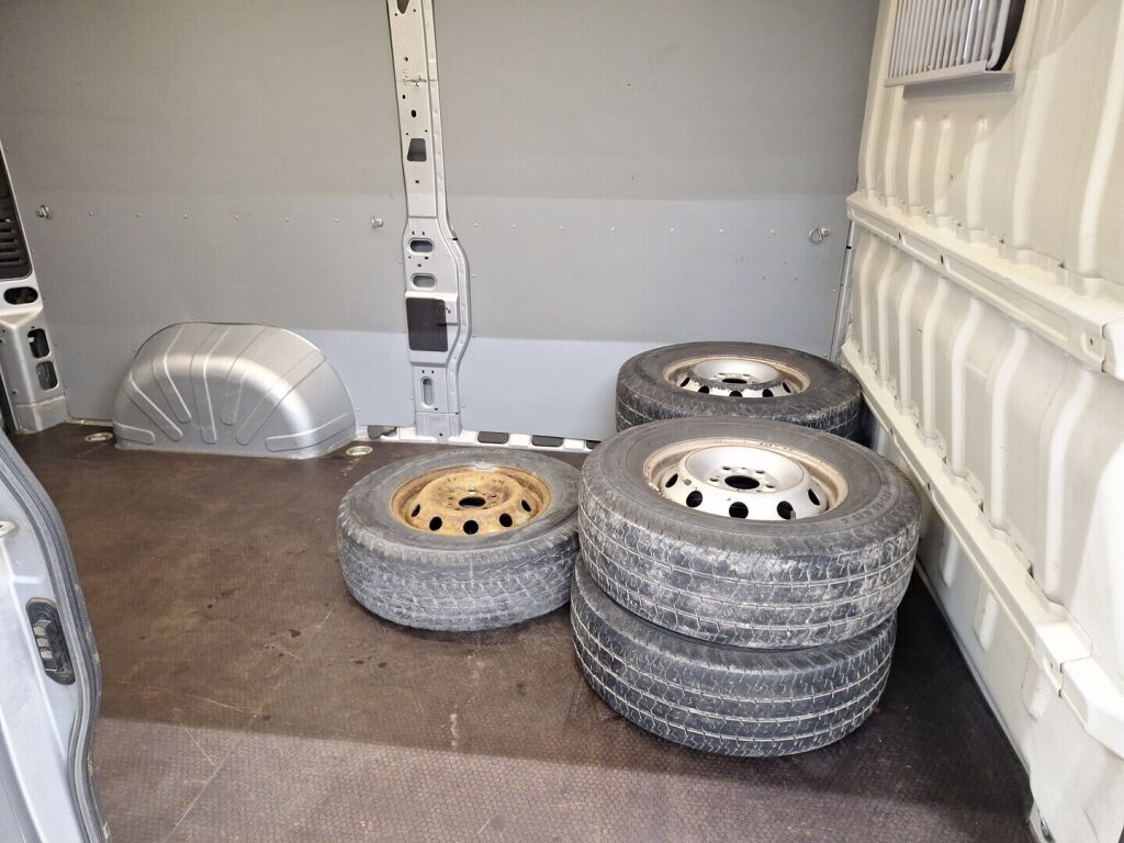 Peugeot Boxer 2011 Harmaa