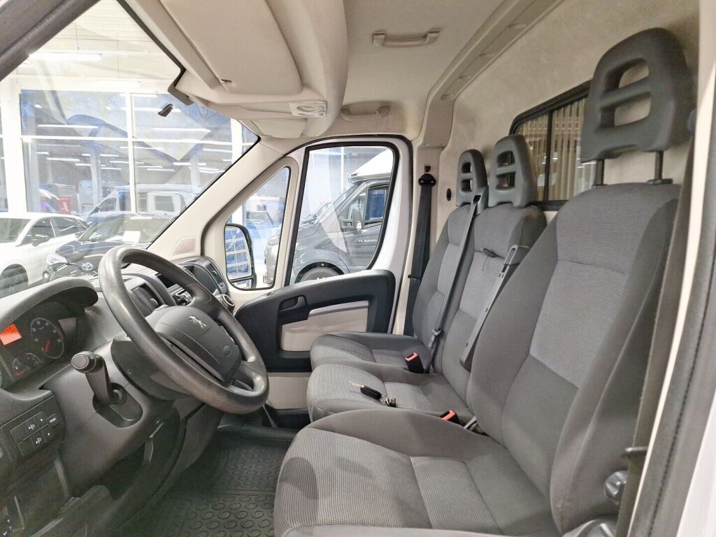 Peugeot Boxer 2011 Harmaa