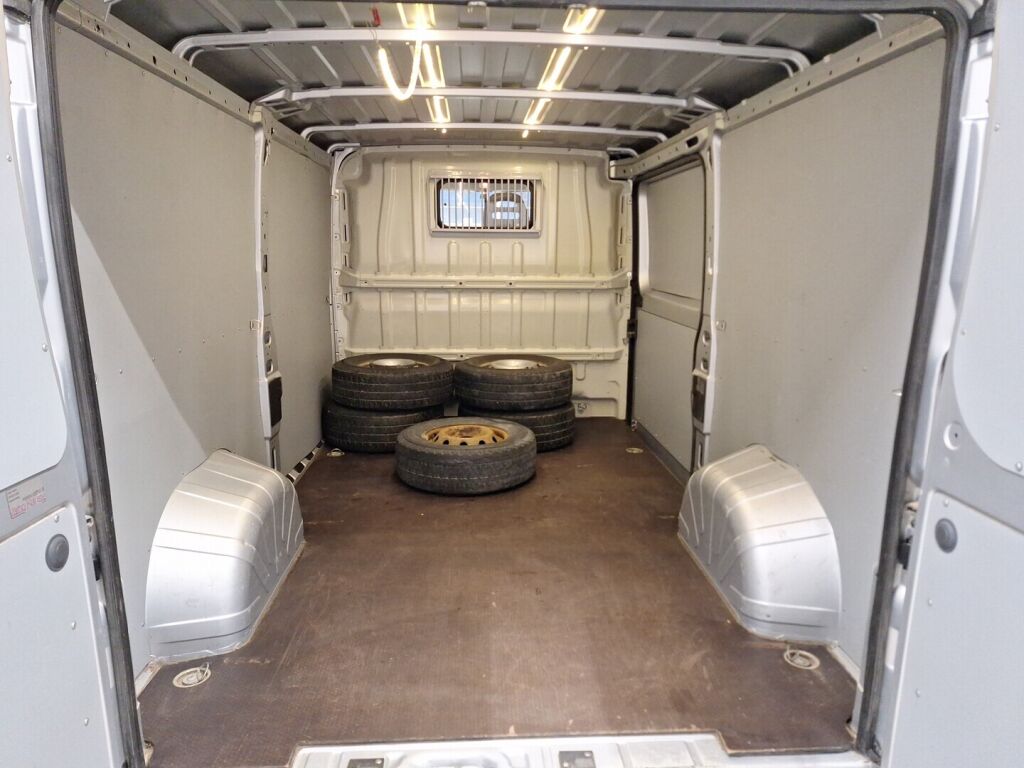 Peugeot Boxer 2011 Harmaa