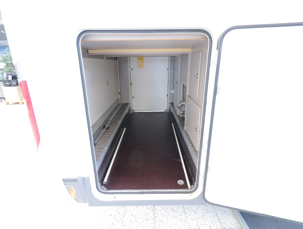 Adria MATRIX SUPREME M 687 SL 2012 Valkoinen