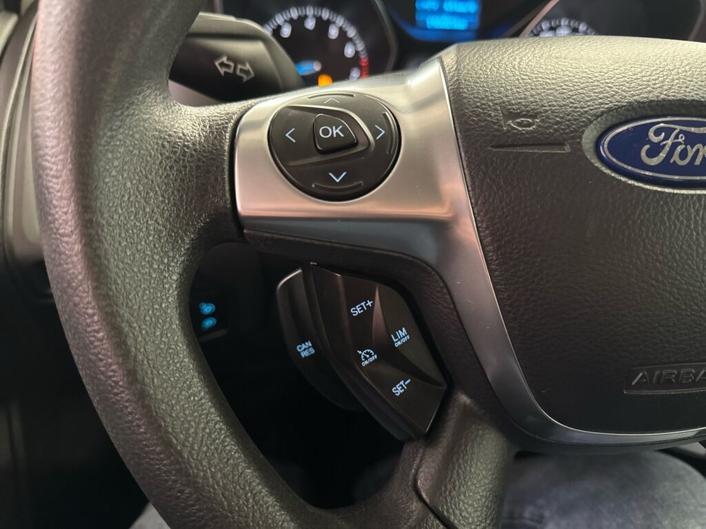 Ford Focus 2012 Ruskea (beige)