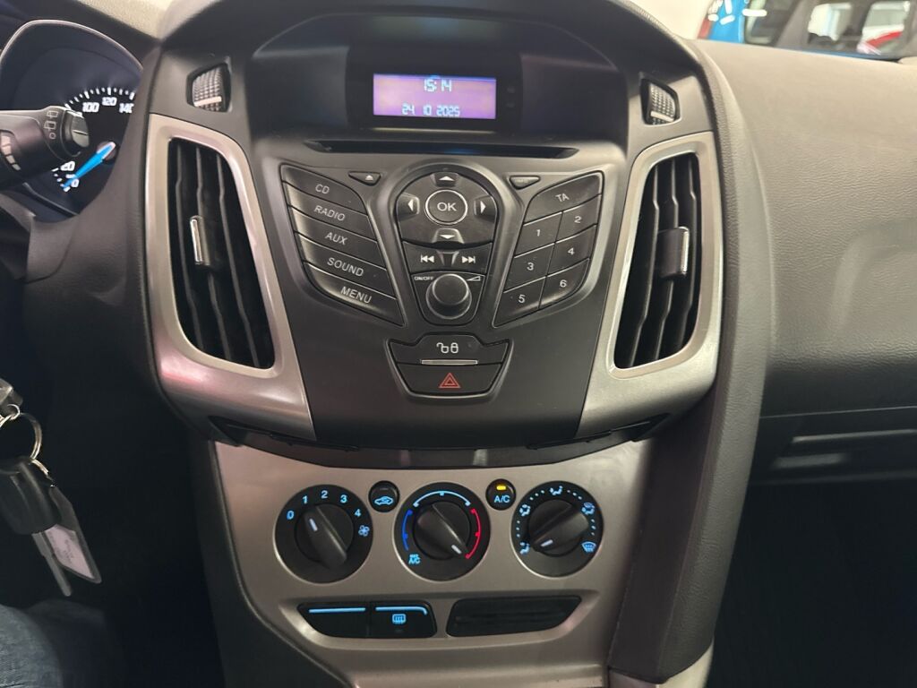 Ford Focus 2012 Ruskea (beige)