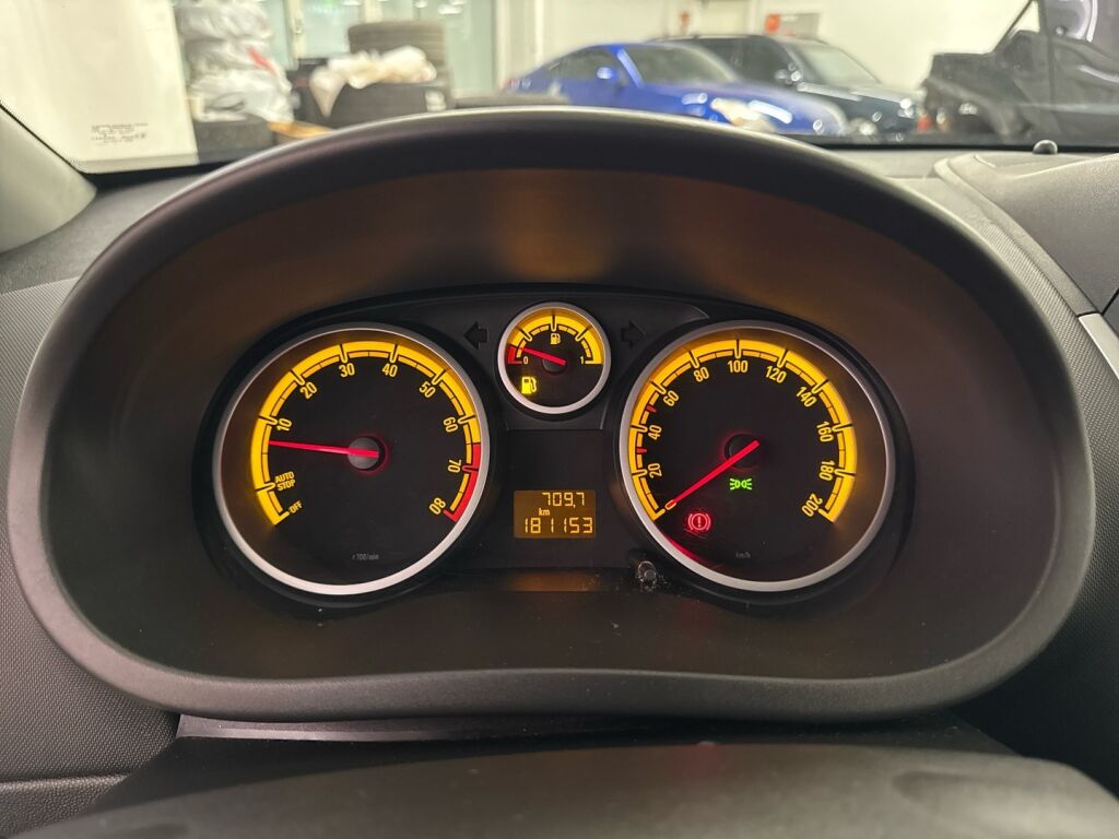 Opel Corsa 2012 Ruskea (beige)