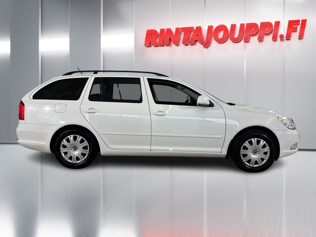 Skoda Octavia 2011 Valkoinen