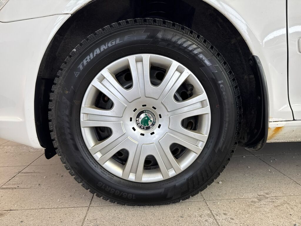 Skoda Octavia 2011 Valkoinen