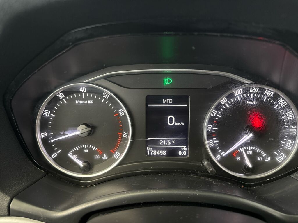 Skoda Octavia 2011 Valkoinen