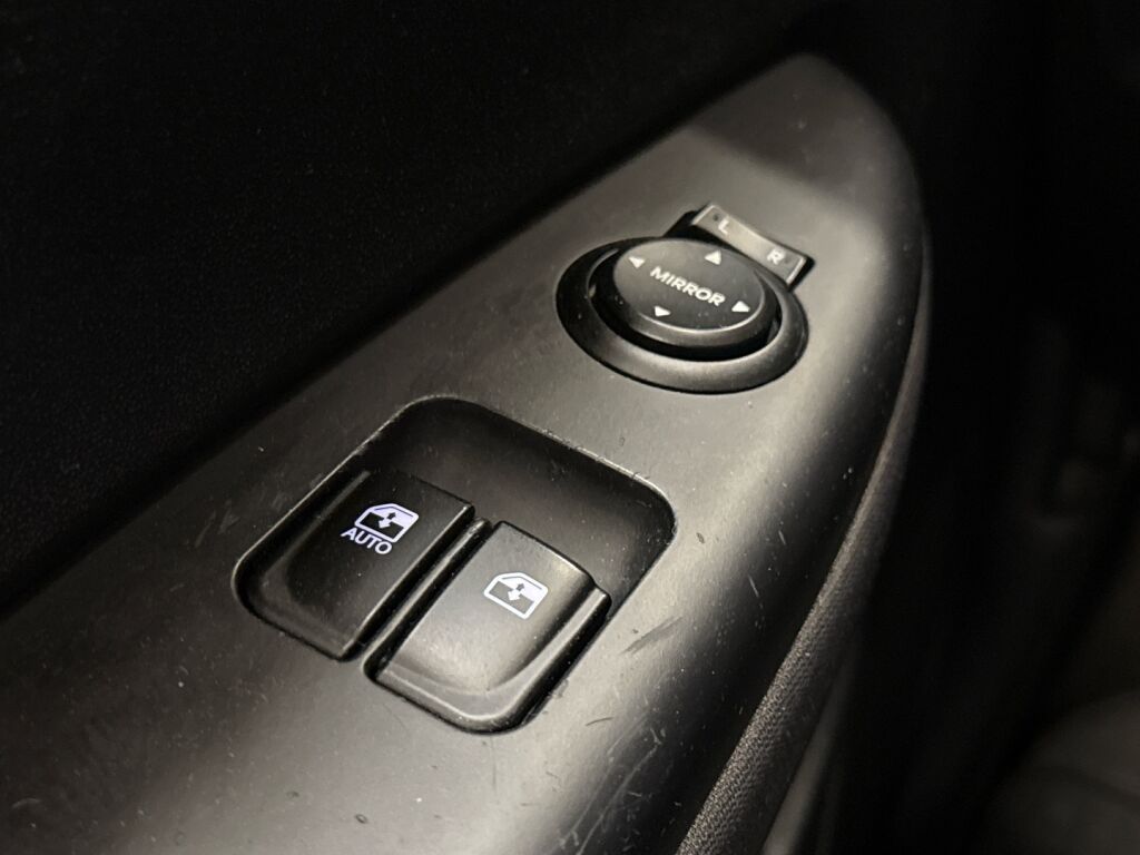 Hyundai i20 2011 Punainen