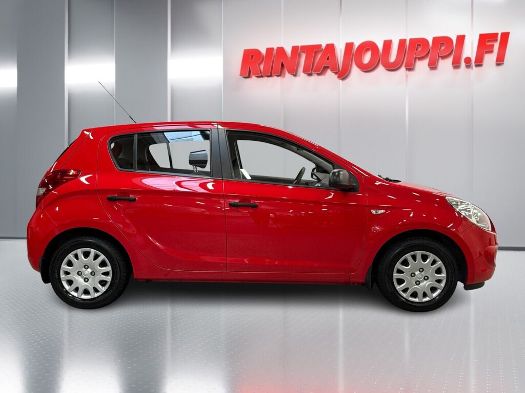 Hyundai i20 2011 Punainen