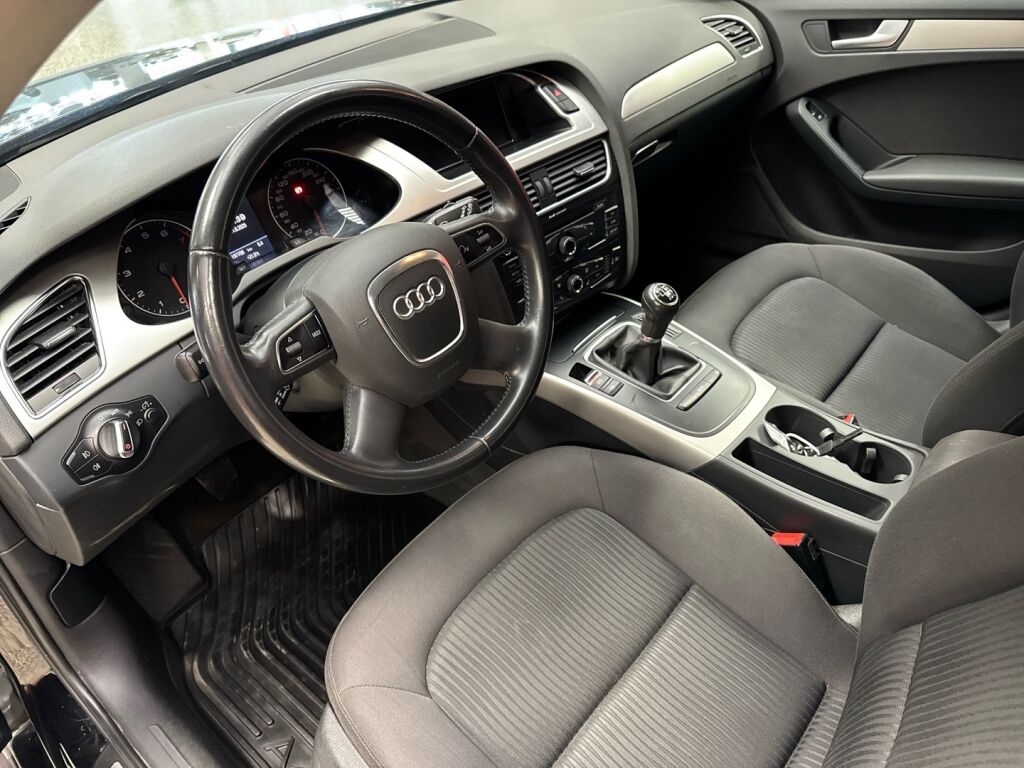 Audi A4 2011 Musta