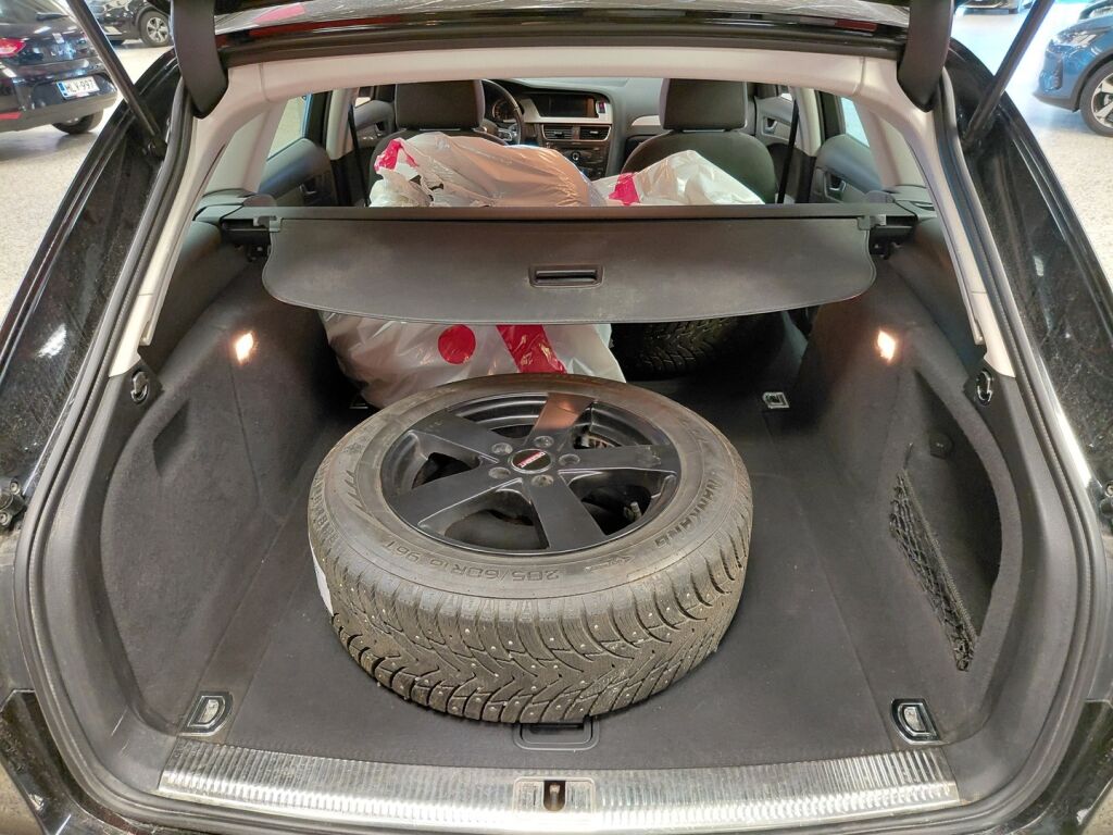 Audi A4 2011 Musta