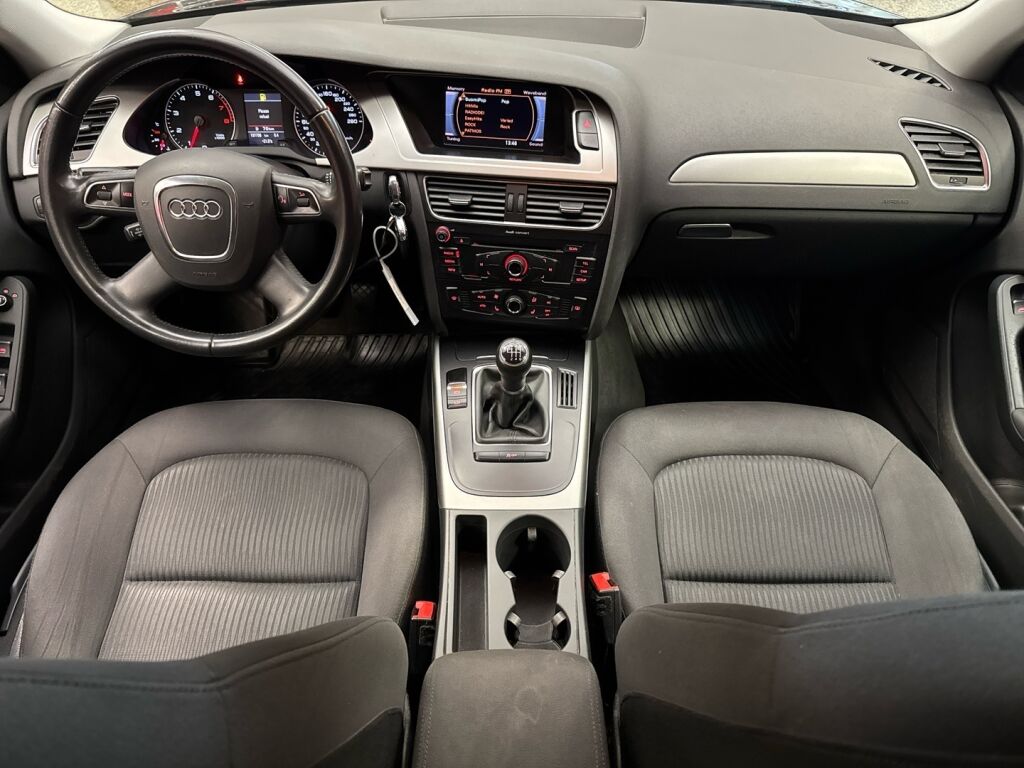 Audi A4 2011 Musta