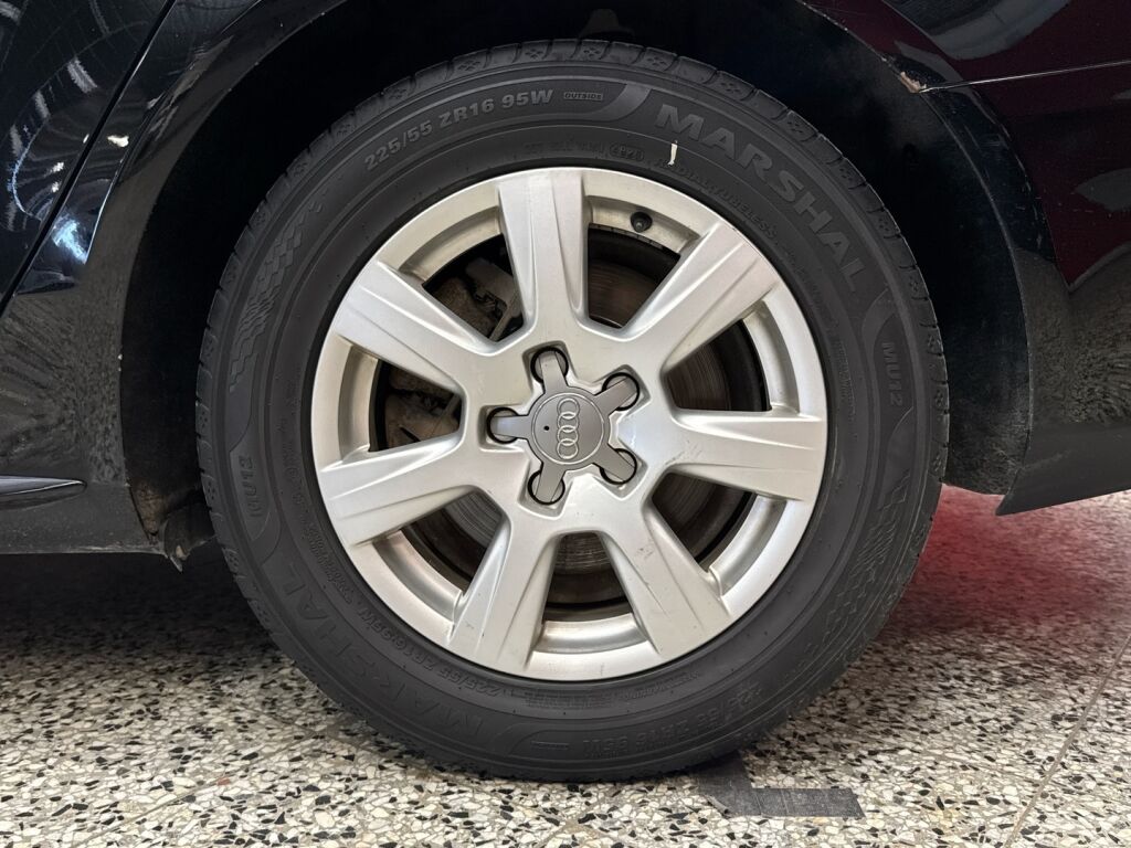 Audi A4 2011 Musta