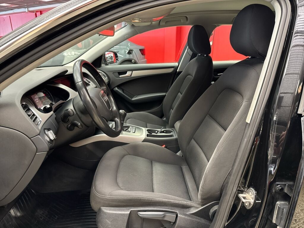 Audi A4 2011 Musta