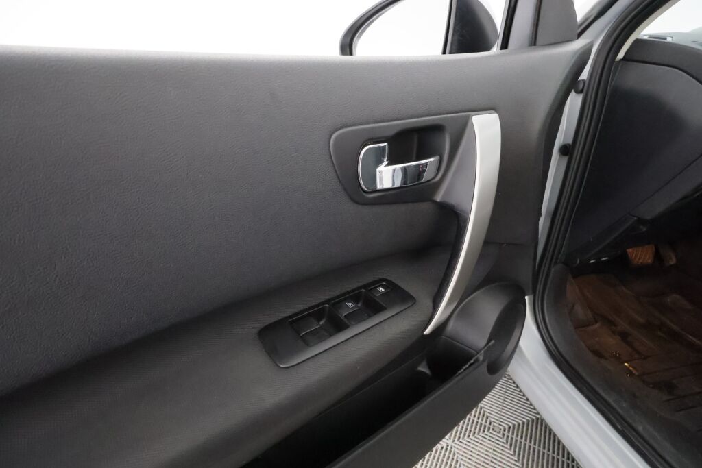 Nissan Qashqai 2011 Harmaa