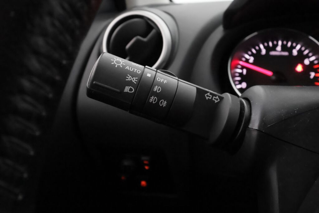 Nissan Qashqai 2011 Harmaa