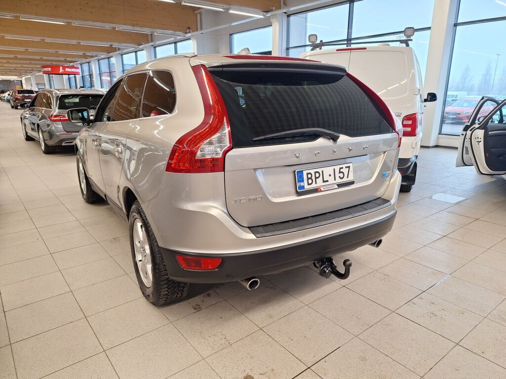 Volvo XC60 2012 Ruskea (beige)