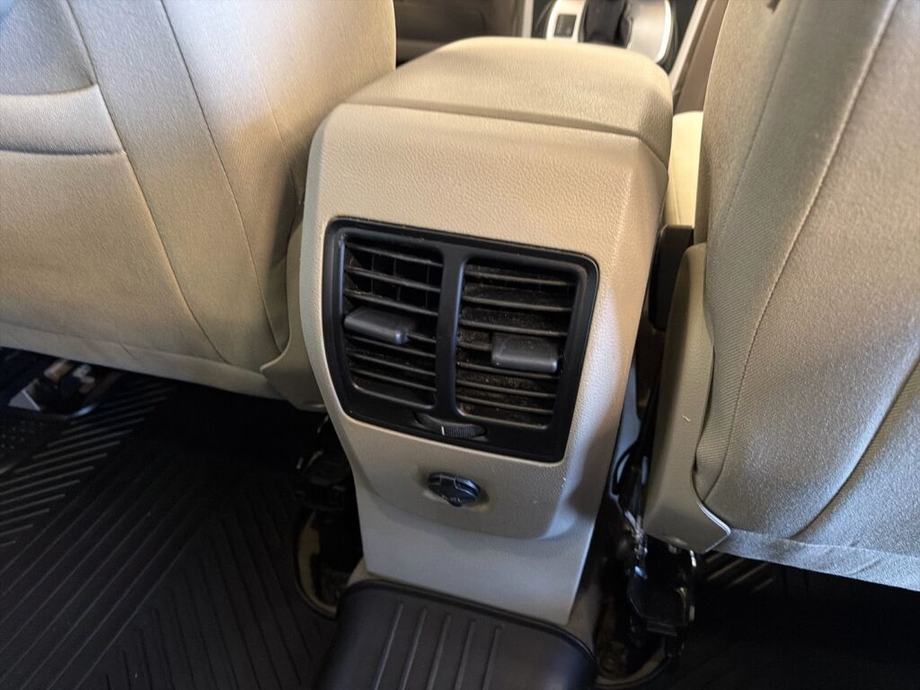 Ford Grand C-Max 2012 Punainen