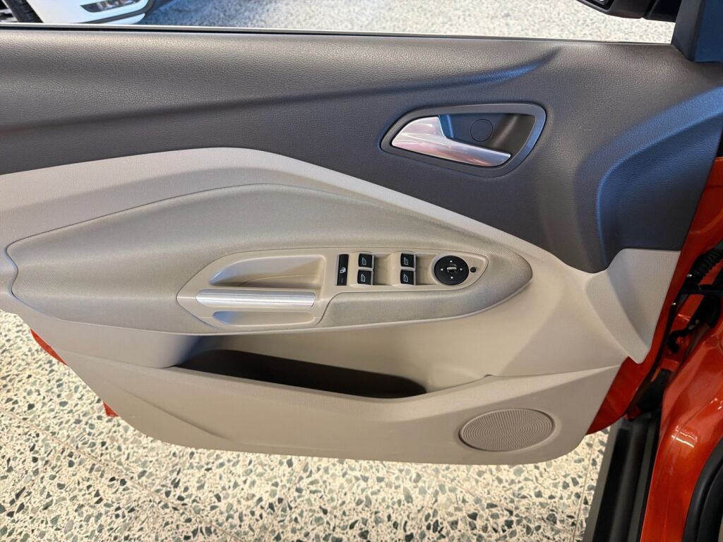 Ford Grand C-Max 2012 Punainen