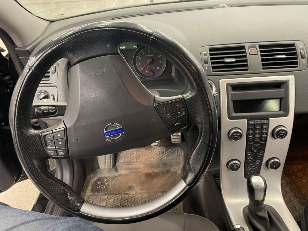 Volvo S40 2011 Musta