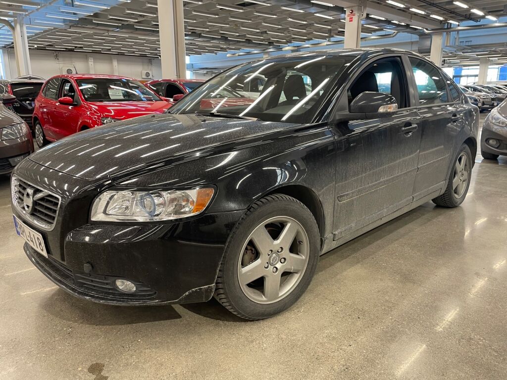 Volvo S40 2011 Musta