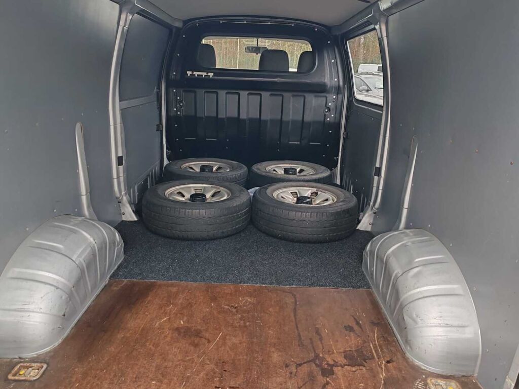 Toyota Hiace 2011 Hopea