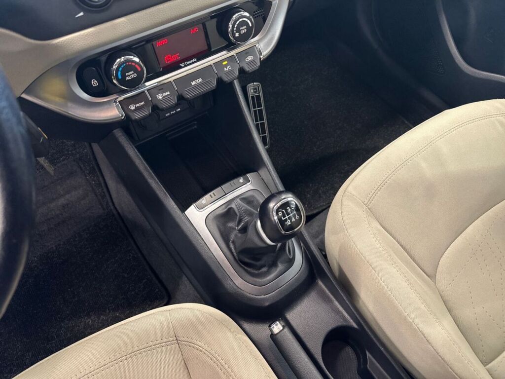 Kia Rio 2011 Ruskea (beige)