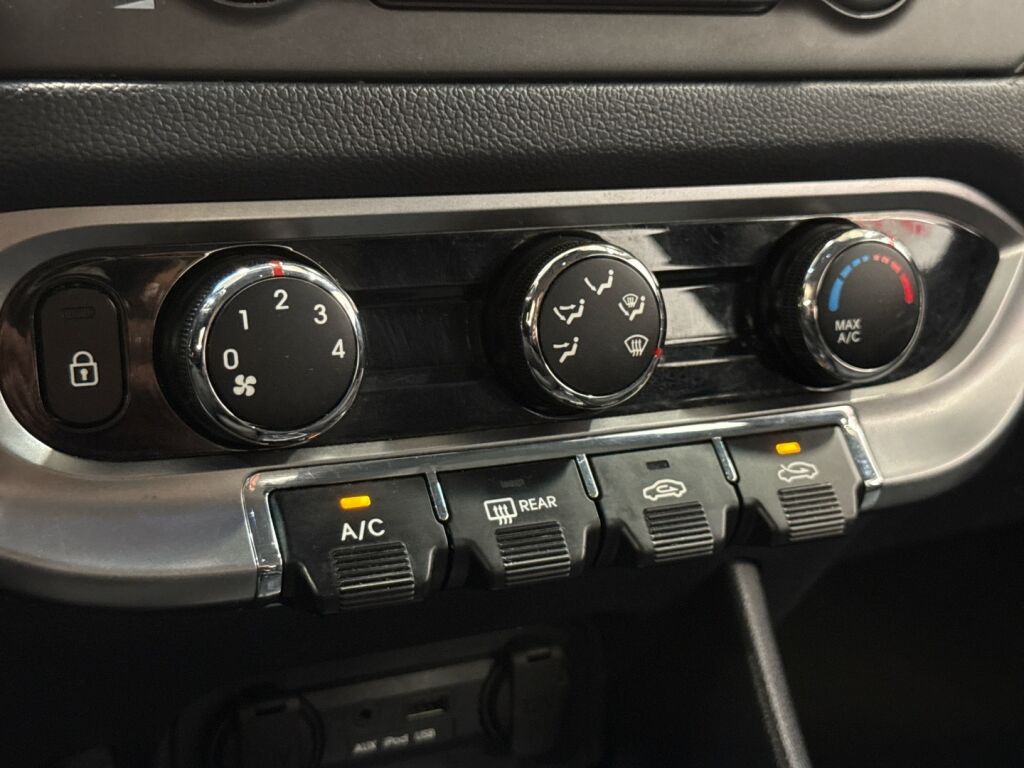 Kia Rio 2012 Valkoinen