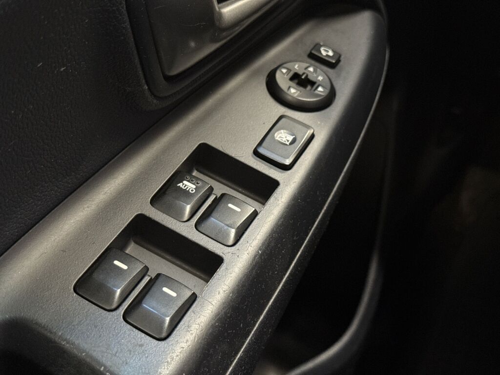 Kia Rio 2012 Valkoinen