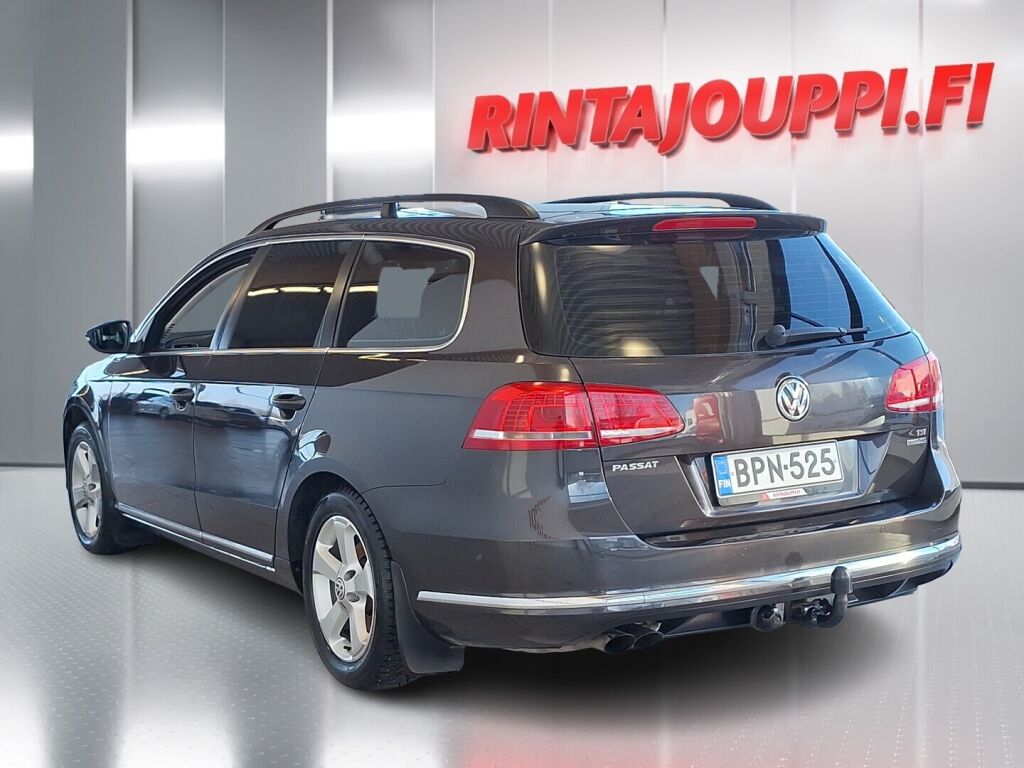 Volkswagen Passat 2011 Ruskea (beige)