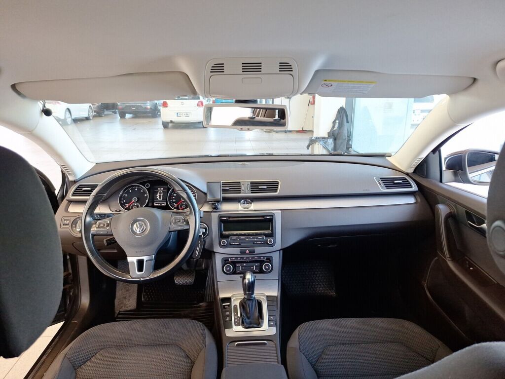 Volkswagen Passat 2011 Ruskea (beige)