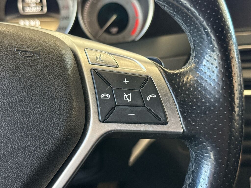 Mercedes-Benz C 2011 Musta