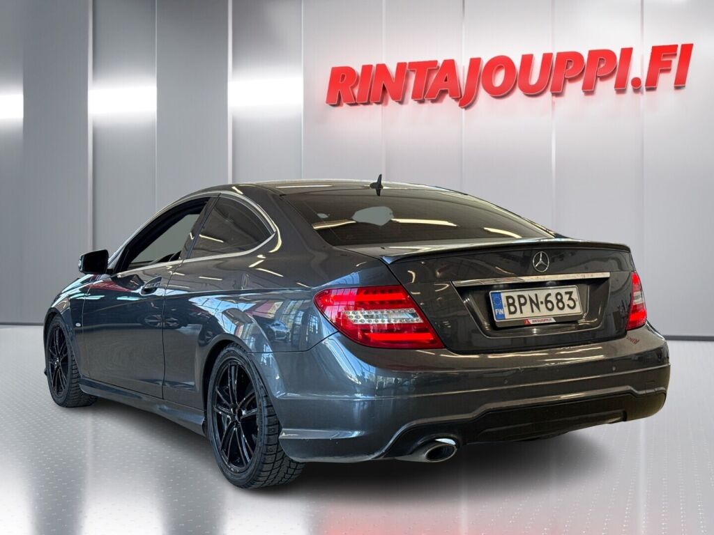 Mercedes-Benz C 2011 Musta