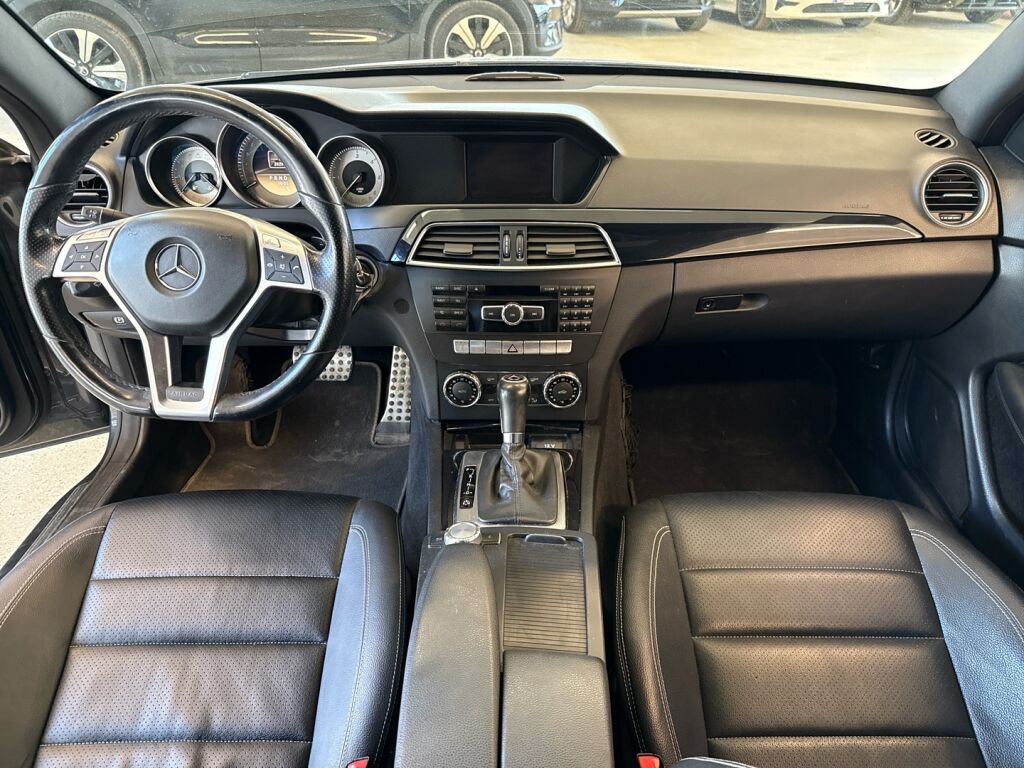 Mercedes-Benz C 2011 Musta