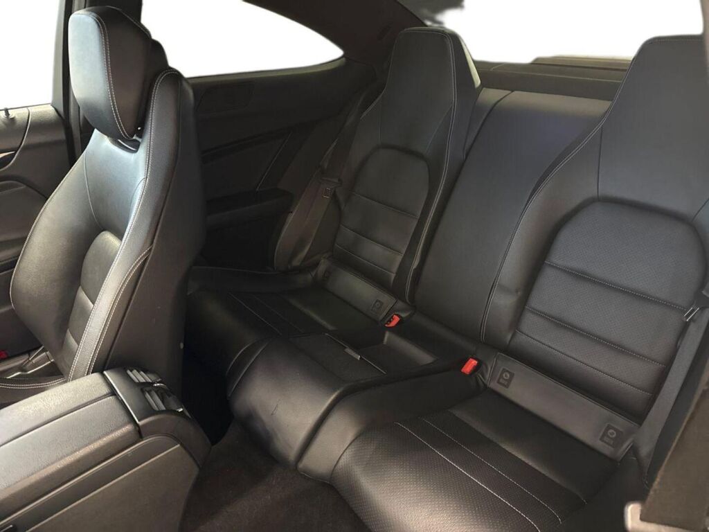 Mercedes-Benz C 2011 Musta