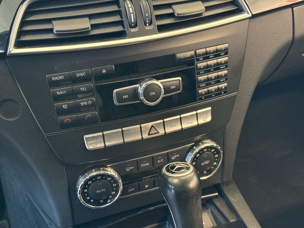 Mercedes-Benz C 2011 Musta