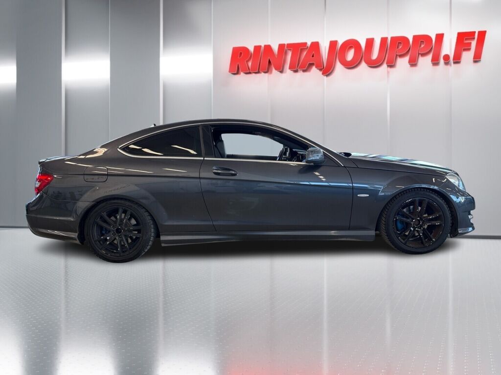 Mercedes-Benz C 2011 Musta