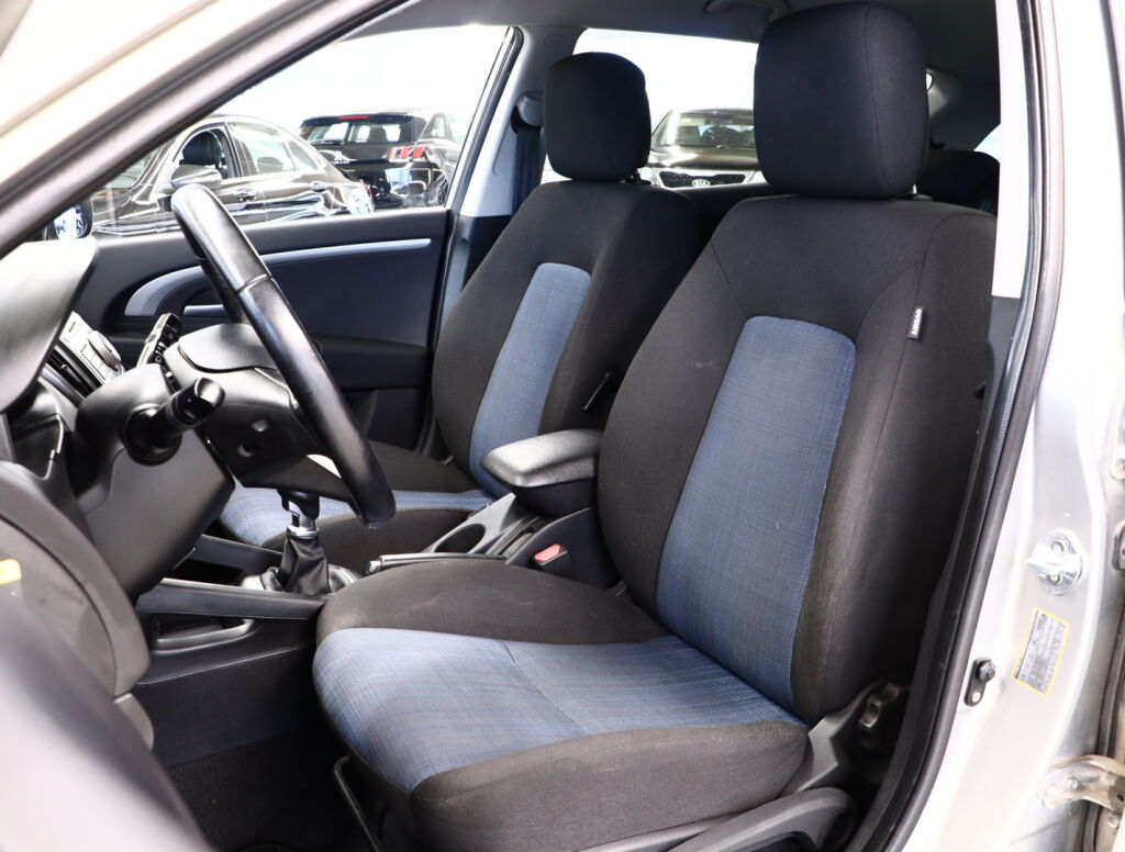 Kia Ceed 2012 Hopea