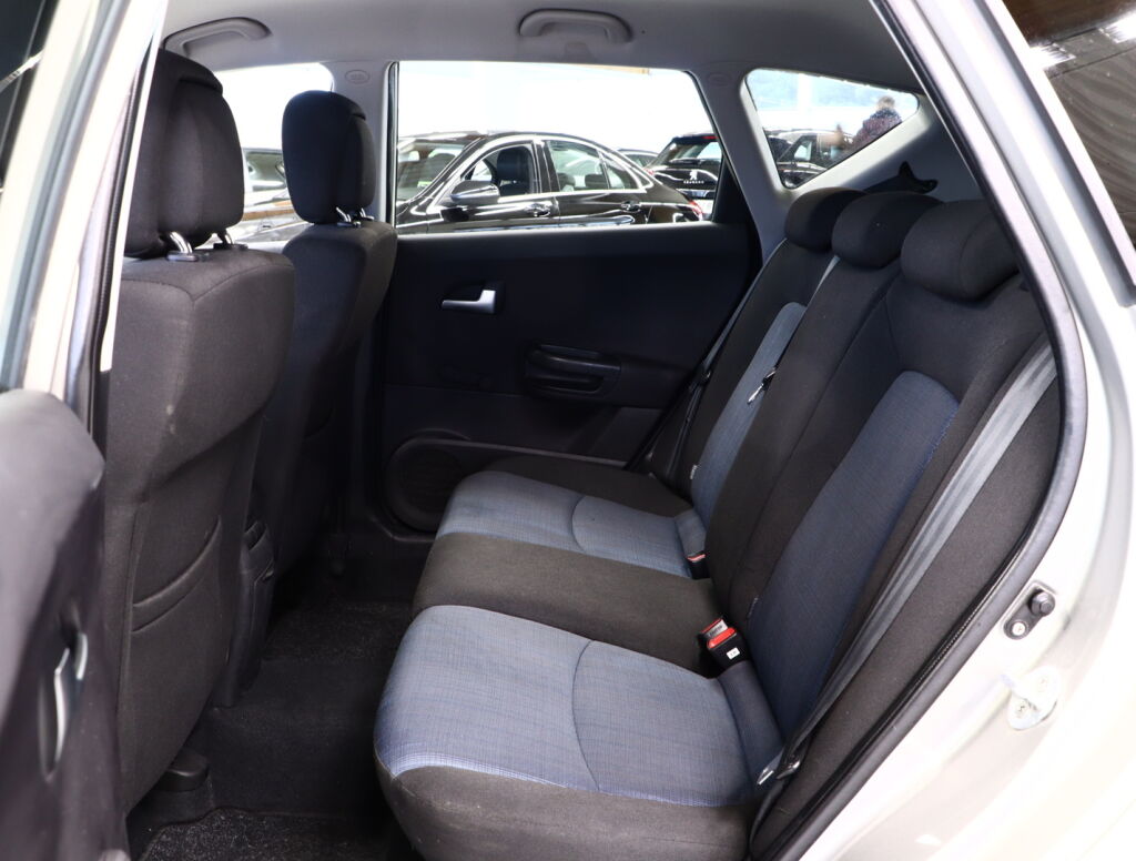 Kia Ceed 2012 Hopea