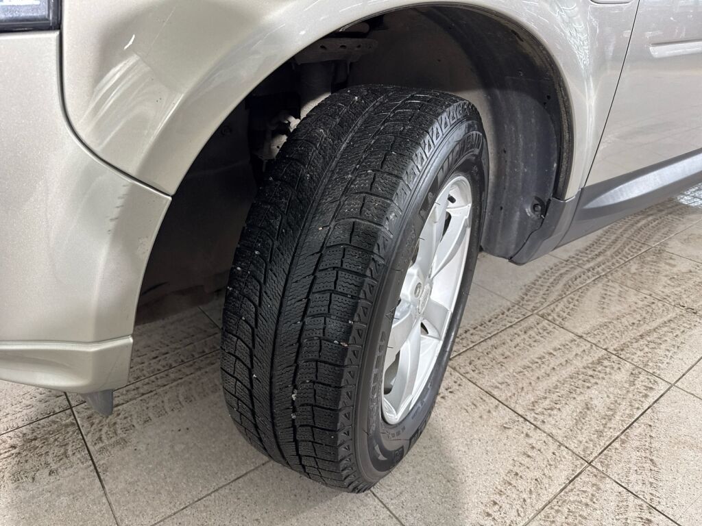 Land Rover Freelander 2012 Ruskea (beige)