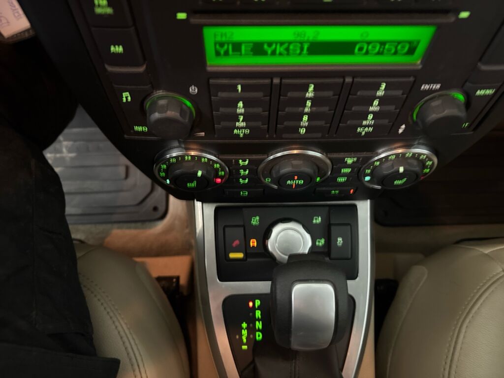 Land Rover Freelander 2012 Ruskea (beige)