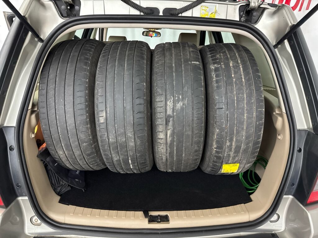 Land Rover Freelander 2012 Ruskea (beige)