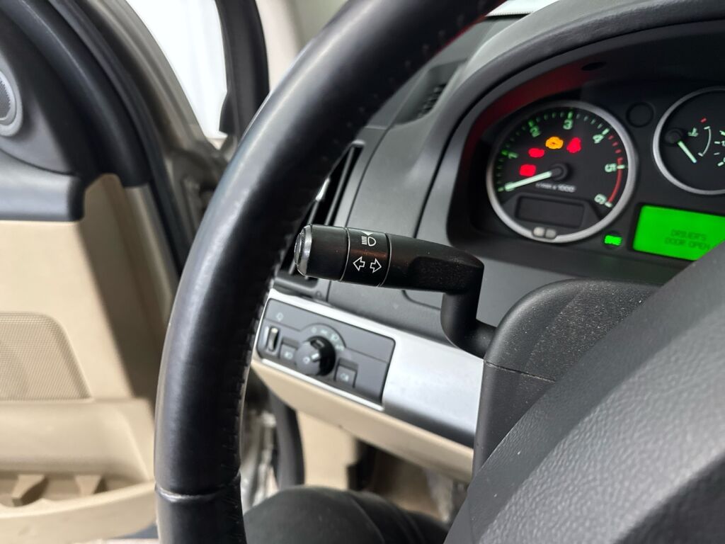 Land Rover Freelander 2012 Ruskea (beige)