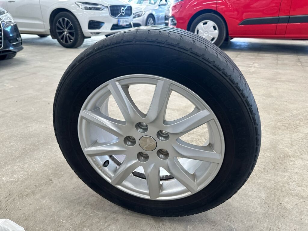 Toyota Avensis 2012 Harmaa