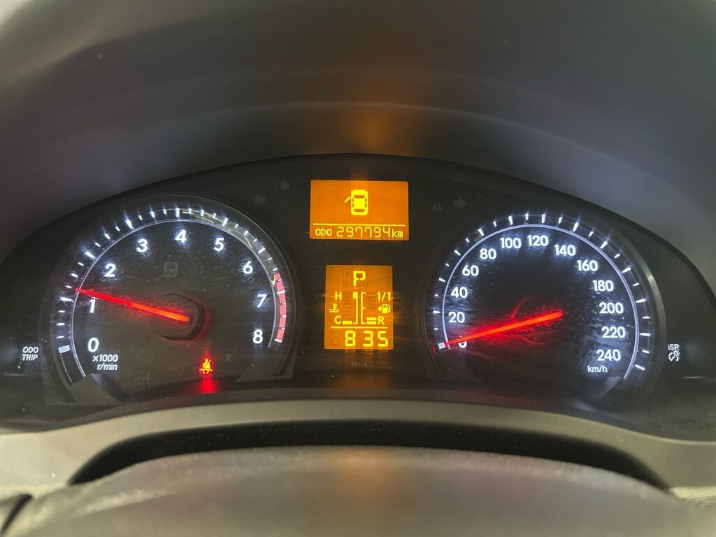 Toyota Avensis 2012 Harmaa