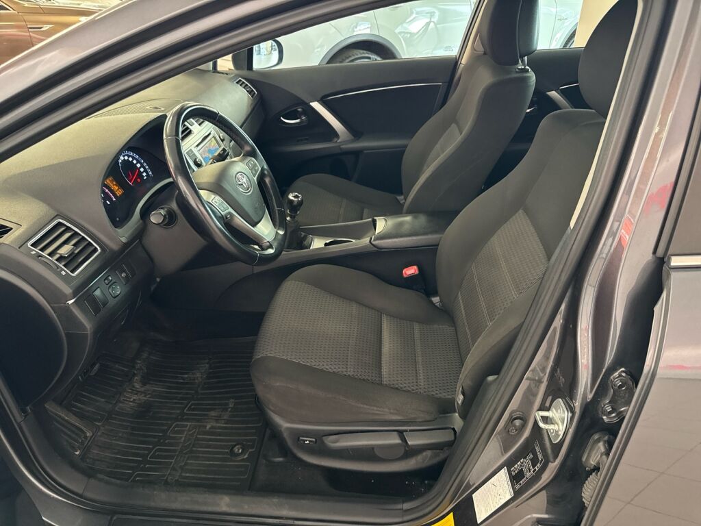 Toyota Avensis 2012 Harmaa