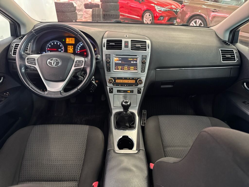 Toyota Avensis 2012 Harmaa