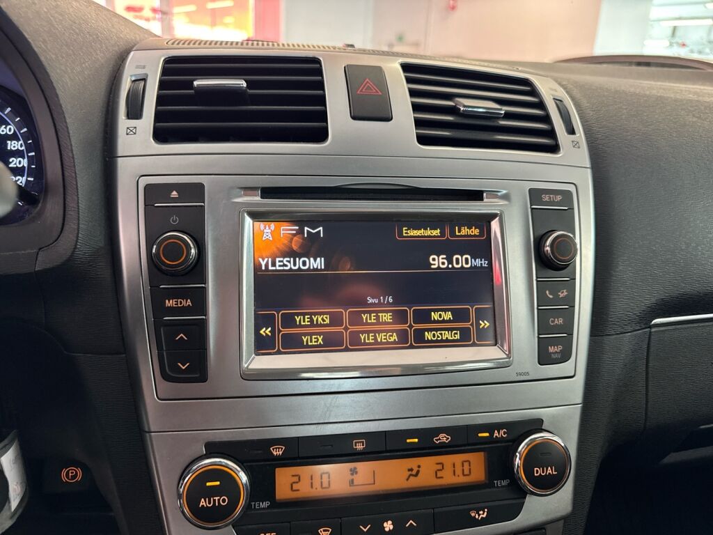 Toyota Avensis 2012 Harmaa