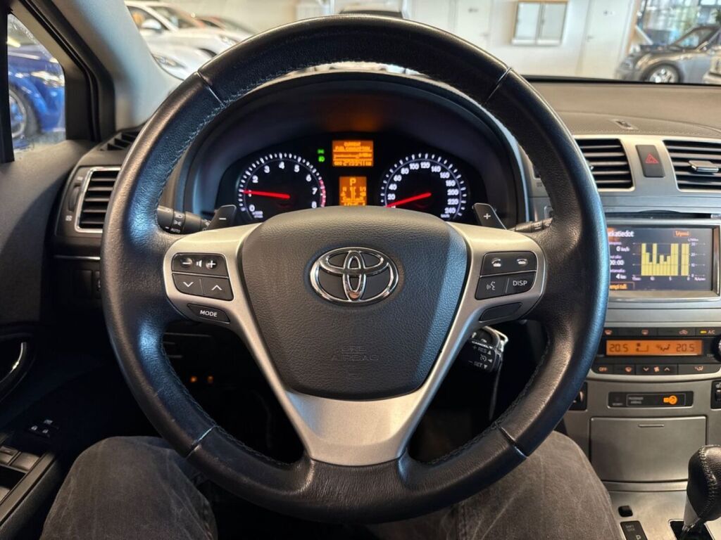 Toyota Avensis 2012 Harmaa