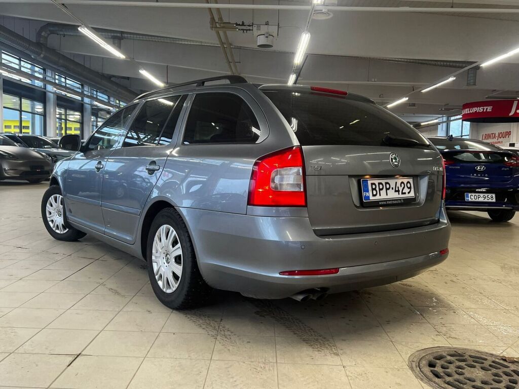 Skoda Octavia 2011 Hopea
