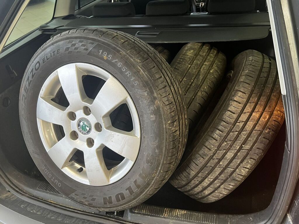 Skoda Octavia 2011 Hopea